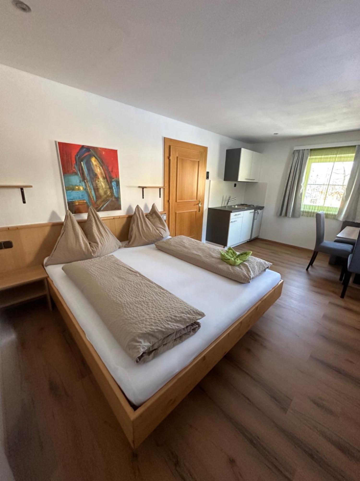 Fruehstueckspension Alpenrose Bed & Breakfast Iselsberg Exterior photo