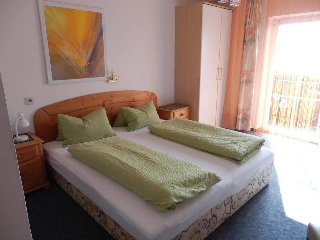 Fruehstueckspension Alpenrose Bed & Breakfast Iselsberg Exterior photo