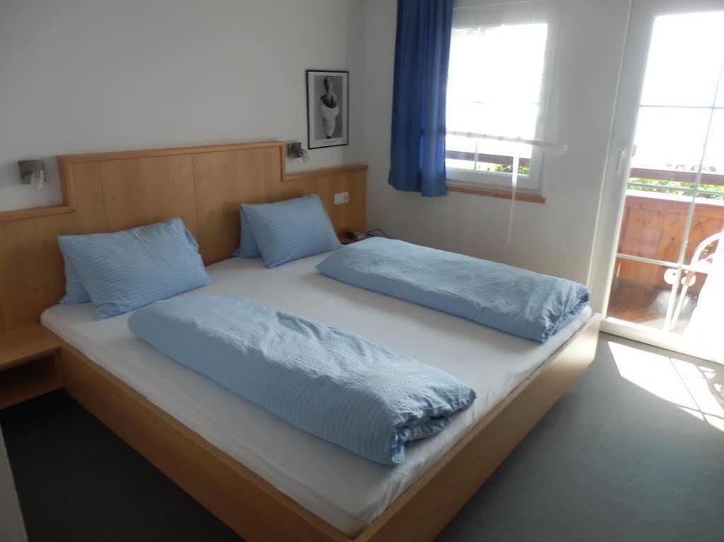 Fruehstueckspension Alpenrose Bed & Breakfast Iselsberg Exterior photo