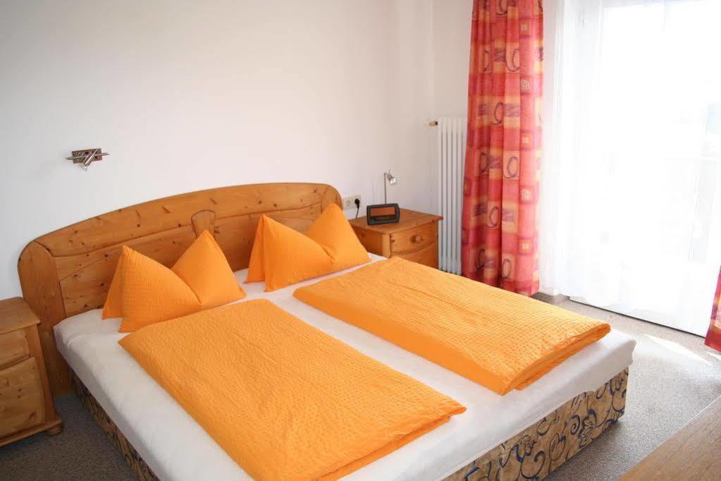 Fruehstueckspension Alpenrose Bed & Breakfast Iselsberg Exterior photo